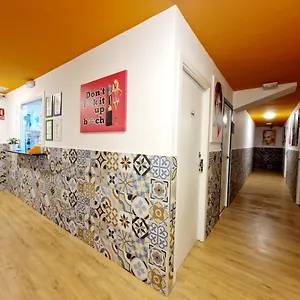 arc-house-hostel.topbarcelonahotels.com/